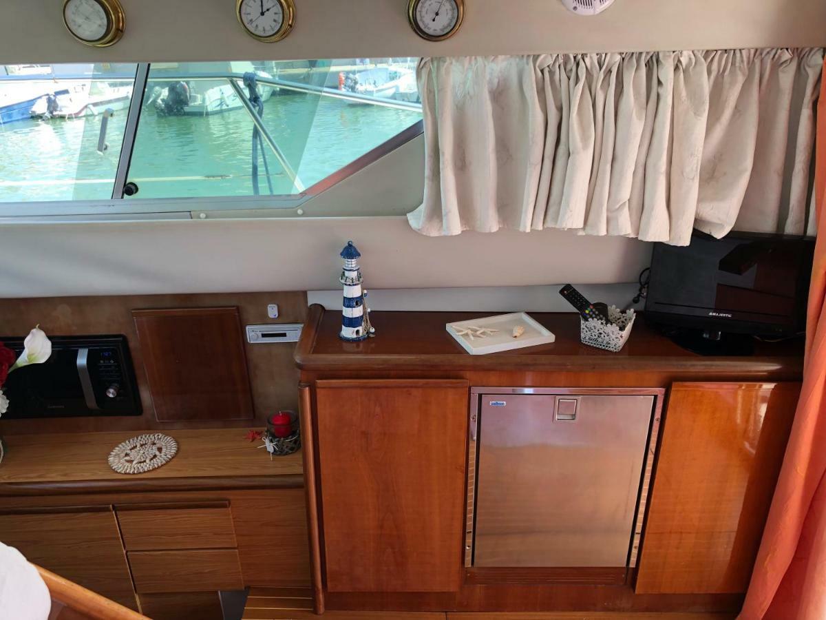 Yacht Suite Marina Di Grosseto Exteriör bild