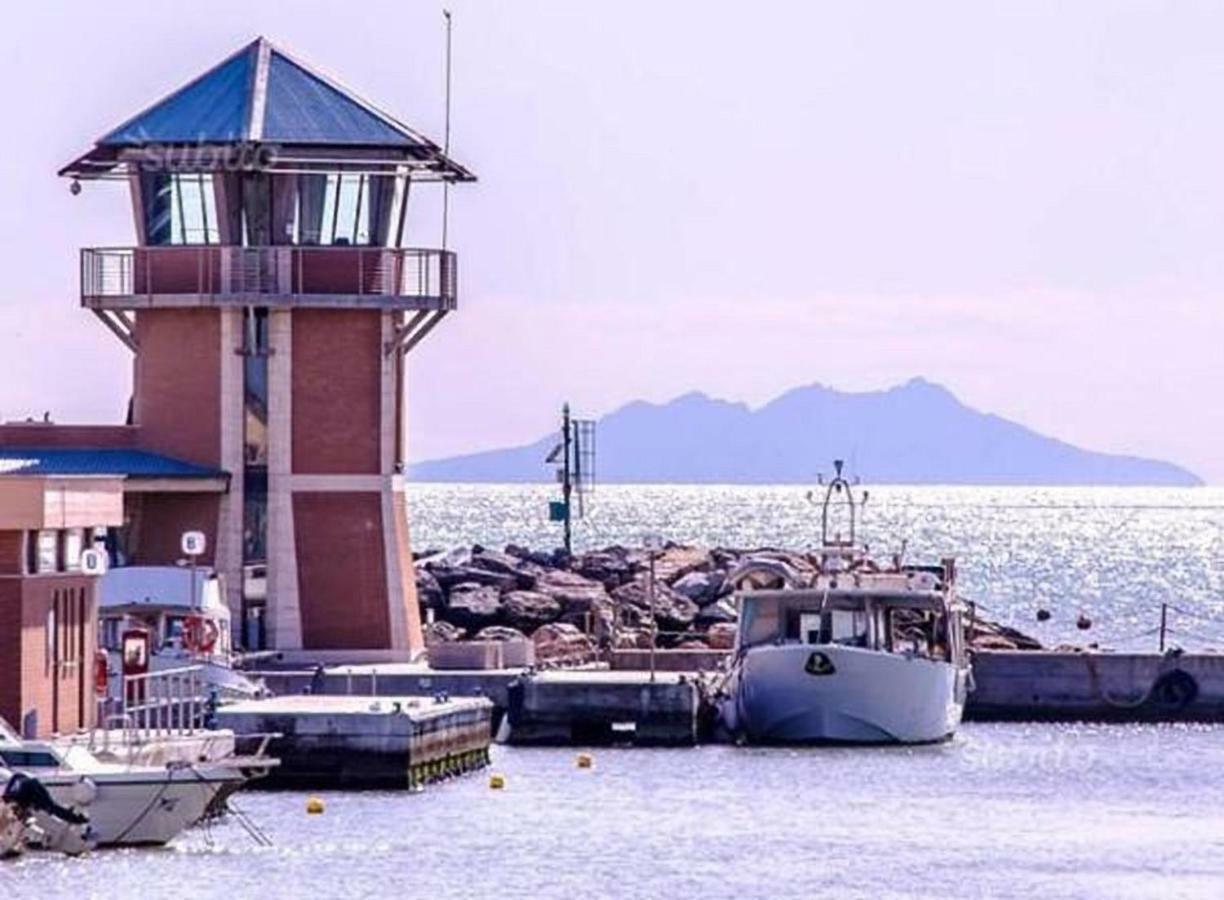 Yacht Suite Marina Di Grosseto Exteriör bild