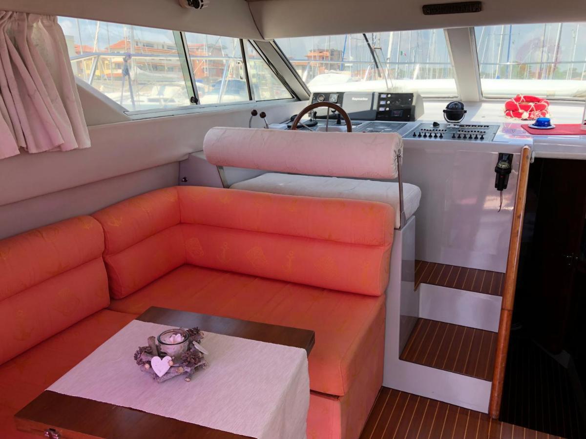 Yacht Suite Marina Di Grosseto Exteriör bild